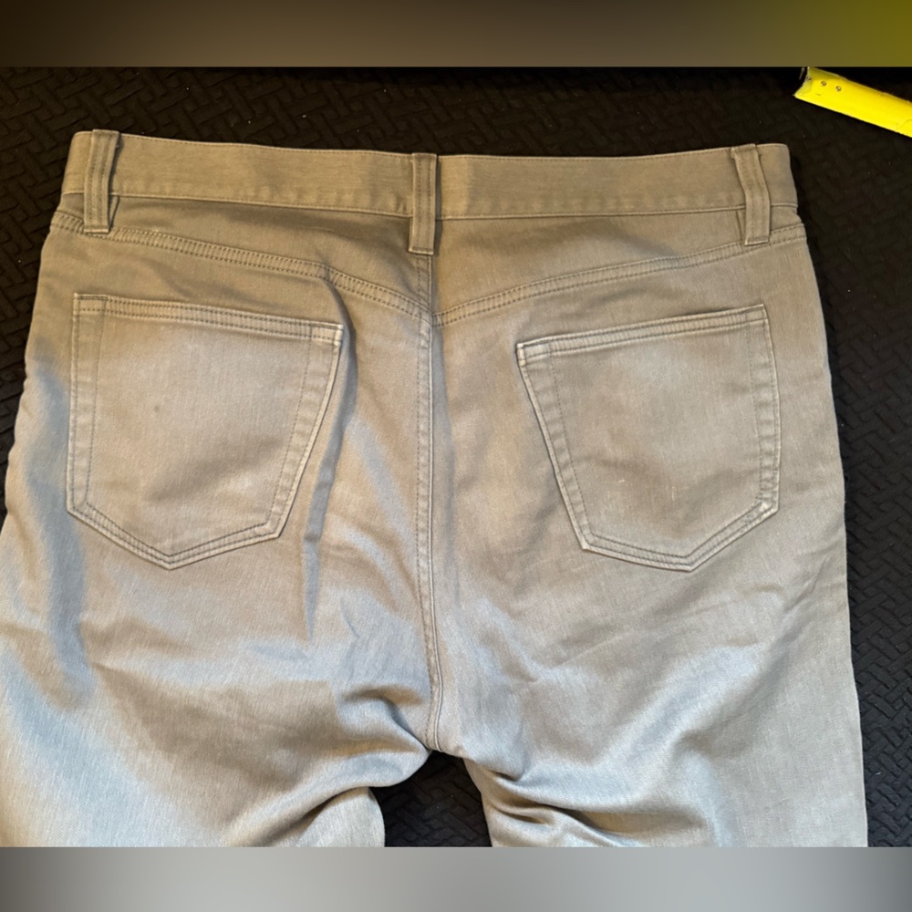 Banana Republic Gray Athletic Tapered Jeans - Picture 4 of 4